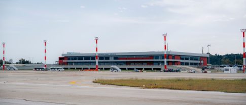 Πολύωρη ταλαιπωρία επιβατών της πτήσης Ζάκυνθος – Αθήνα – Προσγειώθηκε στη Χίο λόγω κακοκαιρίας