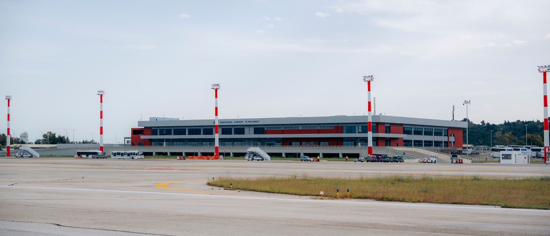 Πολύωρη ταλαιπωρία επιβατών της πτήσης Ζάκυνθος – Αθήνα – Προσγειώθηκε στη Χίο λόγω κακοκαιρίας