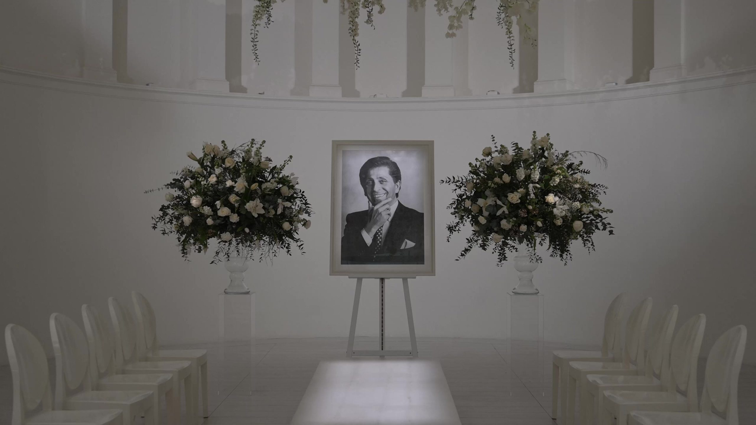 Ρώμη: Στερνό αντίο στον «τελευταίο αυτοκράτορα» της ιταλικής μόδας – Αστέρες και κοινό αποχαιρετούν τον Valentino