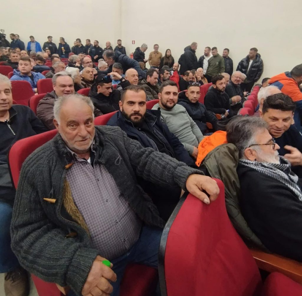 Μπλόκο Μεσσηνίας: Διάλογος με την κυβέρνηση και κλιμάκωση των κινητοποιήσεων αν δε γίνουν δεκτά τα αιτήματα