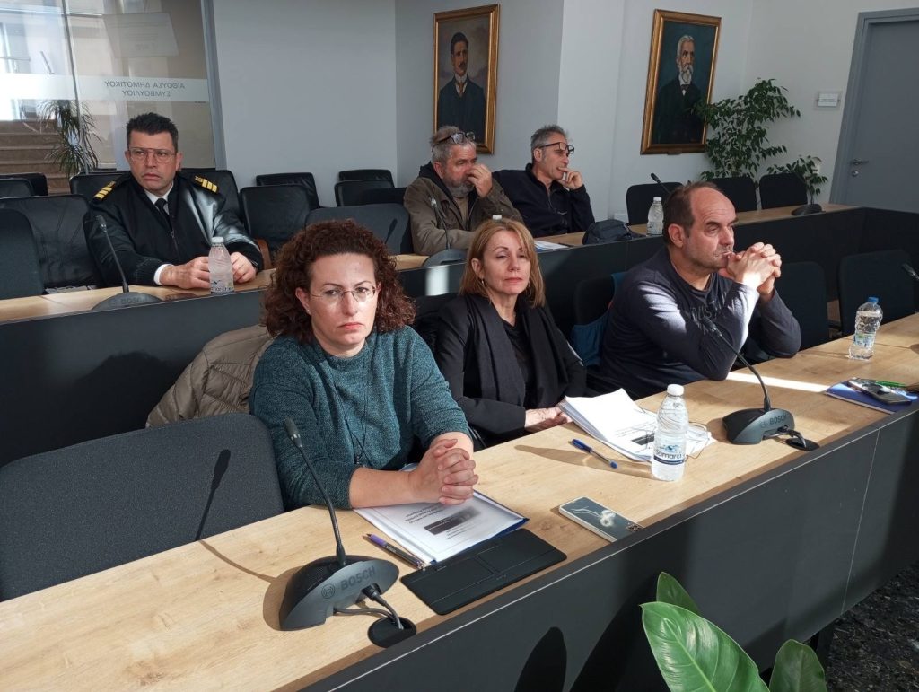 Ρέθυμνο: Σύσκεψη για τον επανακαθορισμό των ορίων του παλαιού και του νέου αιγιαλού στον Κουμπέ