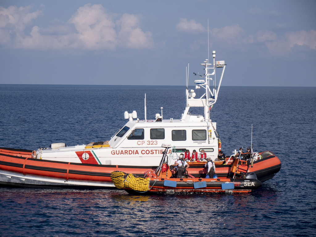 Ιταλία: Αγνοούνται δίδυμα κοριτσάκια μετά από ανατροπή πλοιαρίου