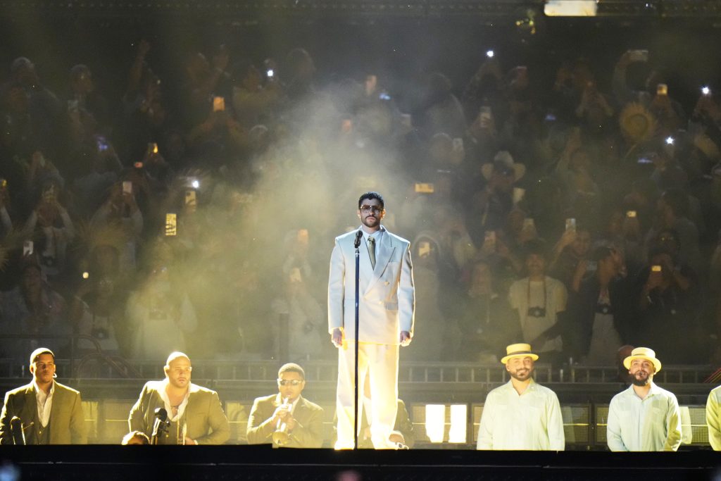 Ο Bad Bunny σπάει τα ρεκόρ με το πιο… liked Super Bowl teaser στο Instagram