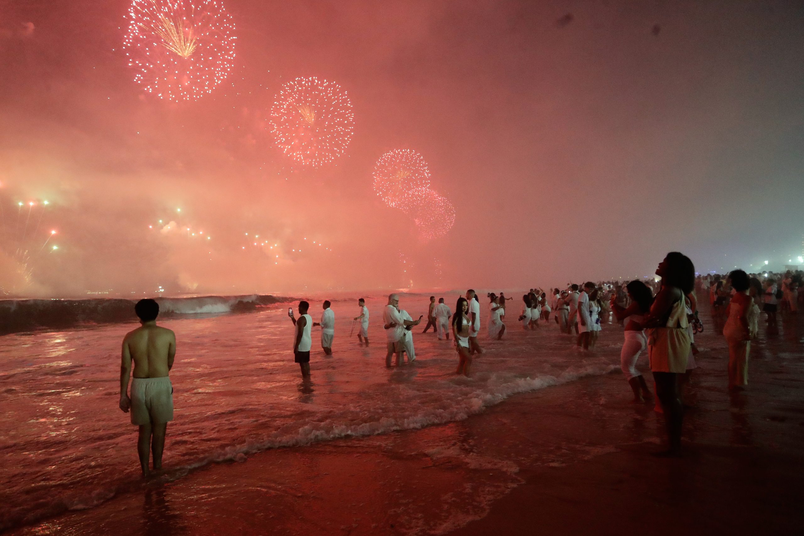 New Year's Eve Brazil Πρωτοχρονιά 2026: Εντυπωσιακοί εορτασμοί στην Ελλάδα και τον κόσμο – Πυροτεχνήματα, φώτα και μηνύματα ειρήνης