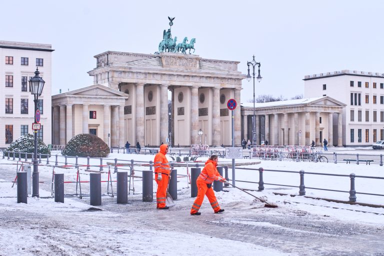 Στο έλεος της κακοκαιρίας Γκορέτι η βόρεια Ευρώπη – Χιλιάδες νοικοκυριά χωρίς ρεύμα, κλειστά σχολεία και ακυρώσεις πτήσεων