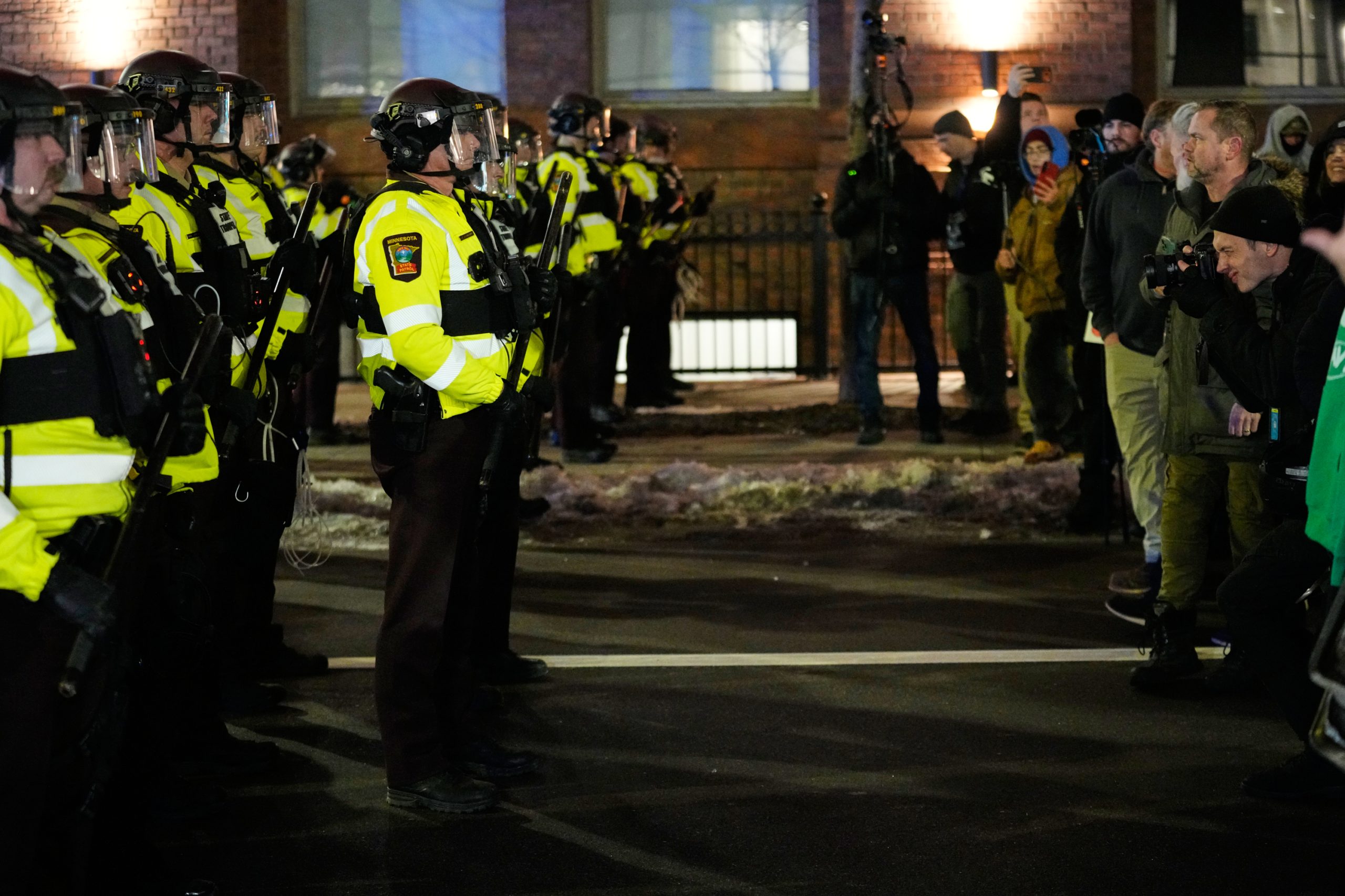 Μινεάπολη: 29 συλλήψεις σε διαδηλώσεις για τον θάνατο της 37χρονης από πράκτορα της ICE