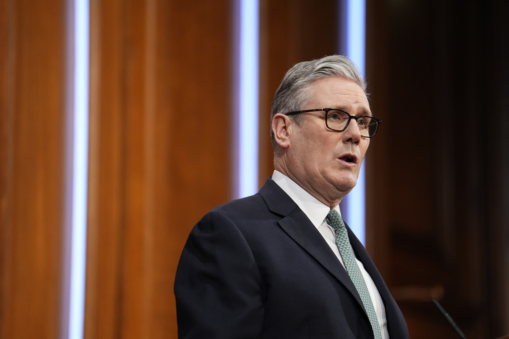 Στάρμερ: Προσβλητική και αποκρουστική η δήλωση Τραμπ για τα στρατεύματα του ΝΑΤΟ στο Αφγανιστάν