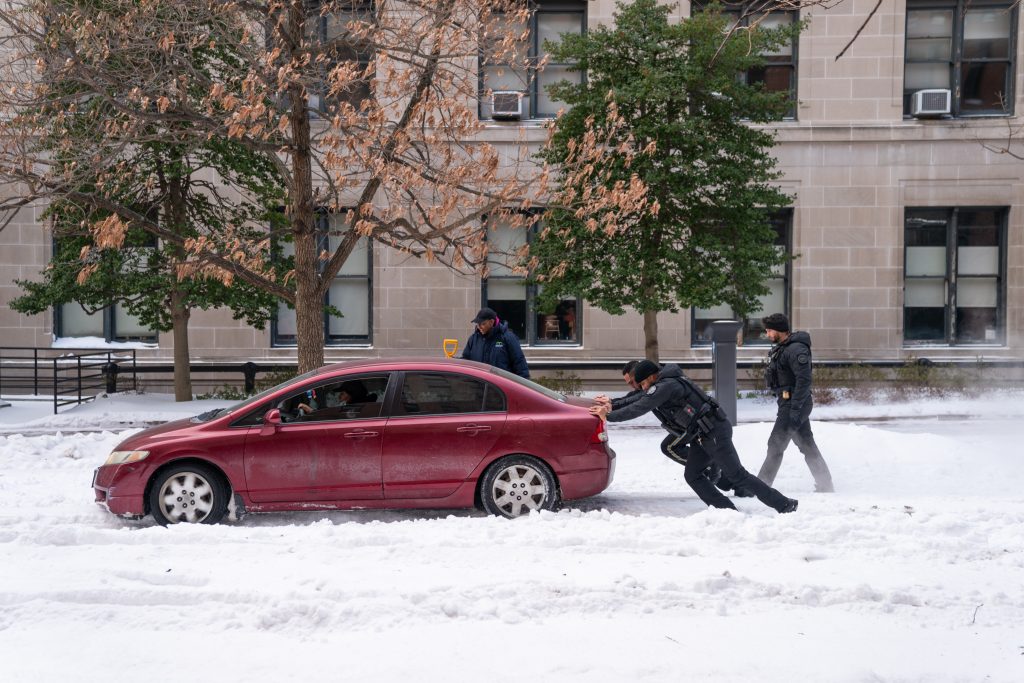 Εικόνες από τη «λευκή καθημερινότητα» στις ΗΠΑ