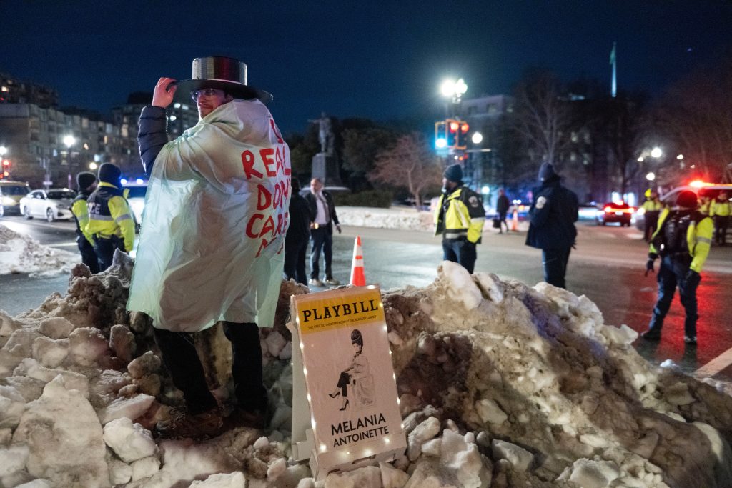 Ντοκιμαντέρ «Μελάνια»: Πρεμιέρα σε μαύρο χαλί και με διαδήλωση