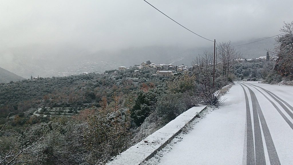 Υποχρεωτική η χρήση αντιολισθητικών αλυσίδων στην Ε.Ο. Καλαμάτας – Σπάρτης λόγω χιονόπτωσης