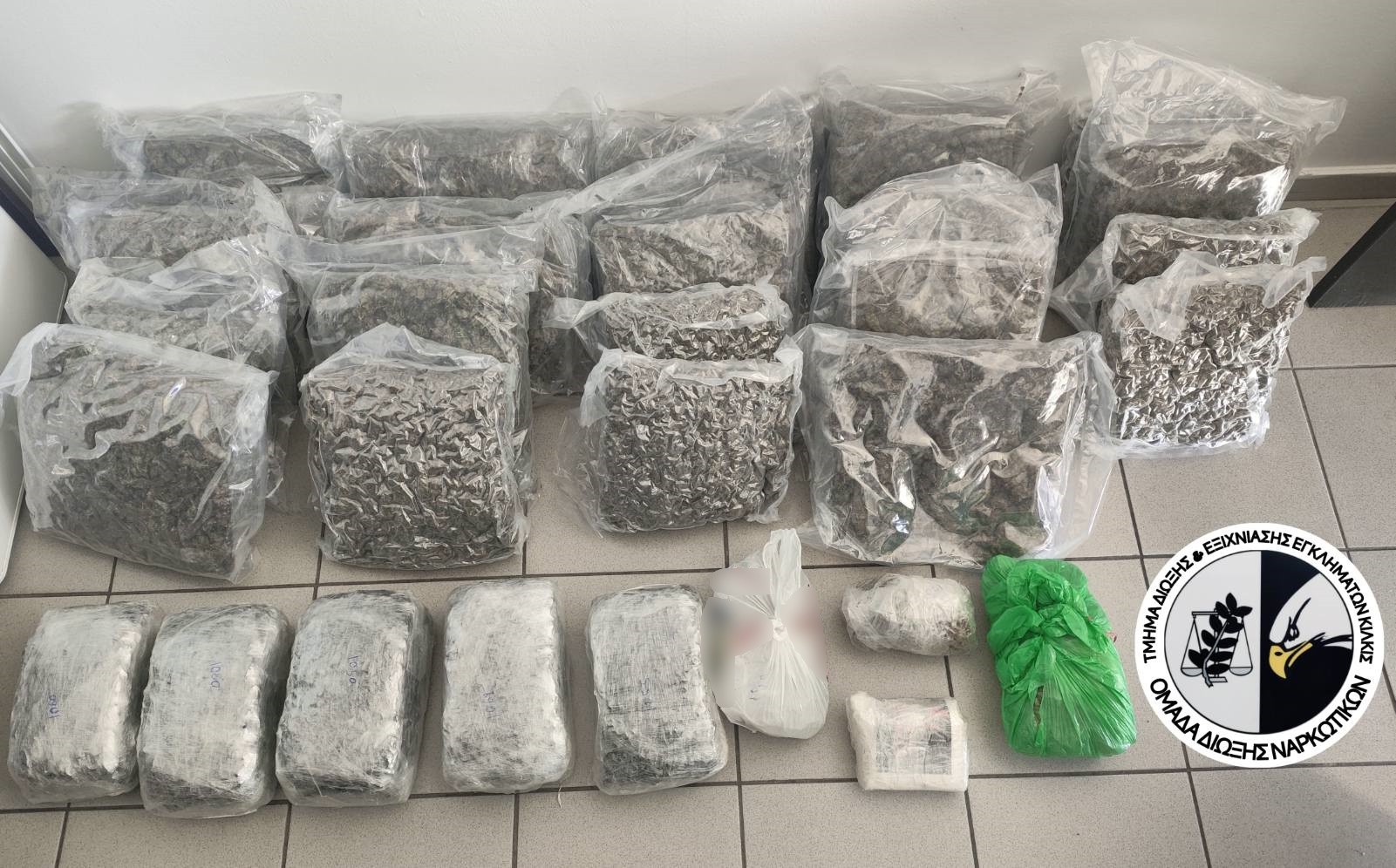 Θεσσαλονίκη: Πάνω από 29 κιλά κάνναβης και μισό κιλό κοκαΐνης εντοπίστηκαν σε αποθήκη οικίας