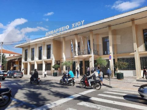 Λέσβος: Εκπνέει η προθεσμία για τη συμμόρφωση για τα σκίαστρα καταστημάτων εστίασης