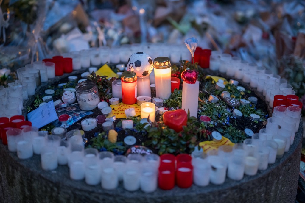 Ελβετία: Θρήνος για τους 40 νεκρούς στο Κραν Μοντανά – Στον εισαγγελέα οι ιδιοκτήτες του μπαρ