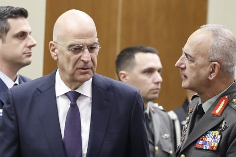 Ζελένσκι: Σχεδόν έτοιμα τα έγγραφα για τον τερματισμό του πολέμου στην Ουκρανία – Αύριο η πρώτη τριμερής με Ρωσία και ΗΠΑ