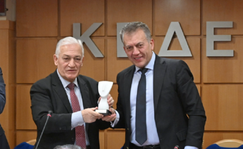 «Κουβαλούσα τη νεκρή γυναίκα μου για 1,5 ώρα»: Συγκλονίζουν μαρτυρίες από την καταστολή στο Ιράν