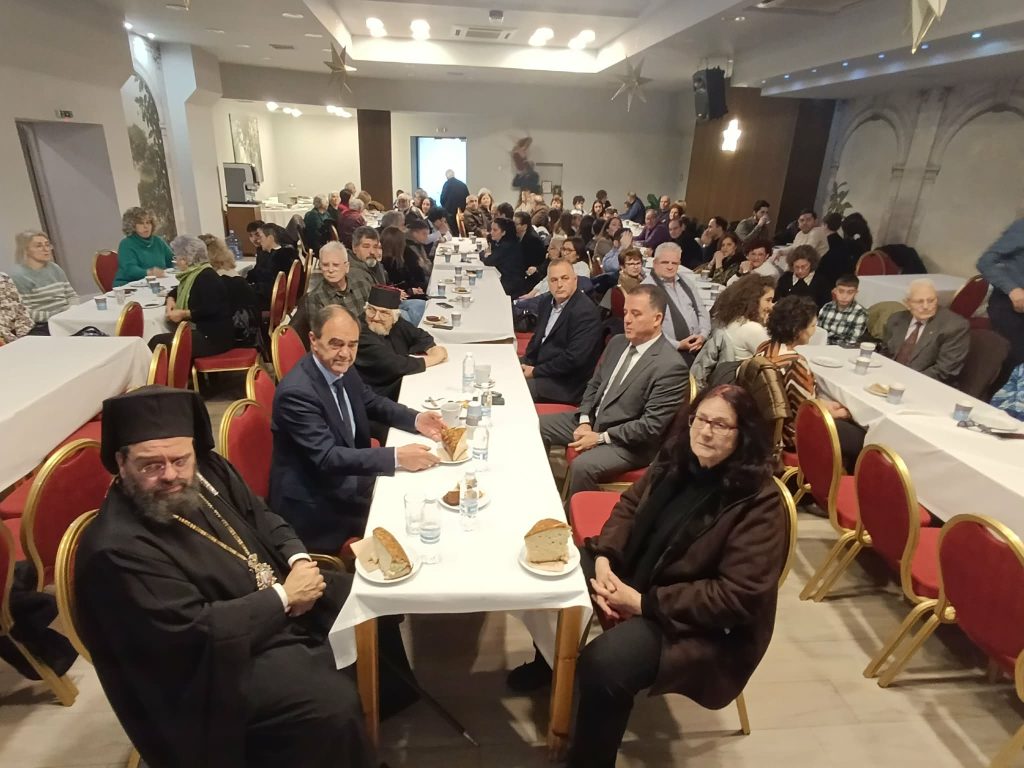 Κομοτηνή: Παραμένει άστεγος ο “Μέγας Βασίλειος” που έκοψε βασιλόπιτα και βράβευσε τέκνα μελών του