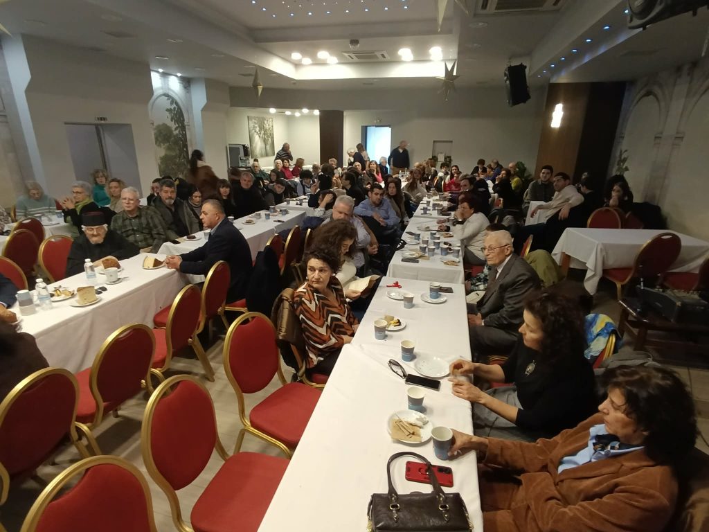 Κομοτηνή: Παραμένει άστεγος ο “Μέγας Βασίλειος” που έκοψε βασιλόπιτα και βράβευσε τέκνα μελών του