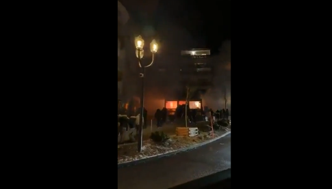 Παρανάλωμα πυρός εκκλησία του 1800 στο Άμστερνταμ – Υποψίες για εμπρησμό με πυροτεχνήματα