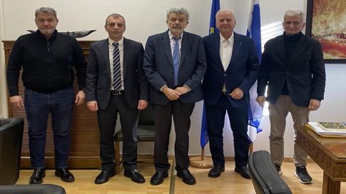 Ιράν: Απειλεί με πλήγματα σε αμερικανικές βάσεις στη Μέση Ανατολή αν οι ΗΠΑ επέμβουν – Οδηγία για εκκένωση της αεροπορικής βάσης στο Κατάρ