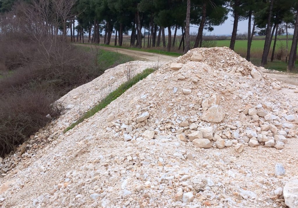 ΛΑ.ΣΥ. Θεσσαλίας: Κίνδυνος πλημμυρικών φαινομένων από το προσωρινό μπάζωμα του αναχώματος του Πηνειού στη Φαλάνη