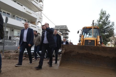 Ζελένσκι: Σχεδόν έτοιμα τα έγγραφα για τον τερματισμό του πολέμου στην Ουκρανία – Αύριο η πρώτη τριμερής με Ρωσία και ΗΠΑ