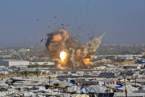 Έρευνες σε δύο άξονες για τη φονική έκρηξη στο εργοστάσιο «Βιολάντα» – Στο μικροσκόπιο ευρήματα από αυτοψίες και έγγραφα