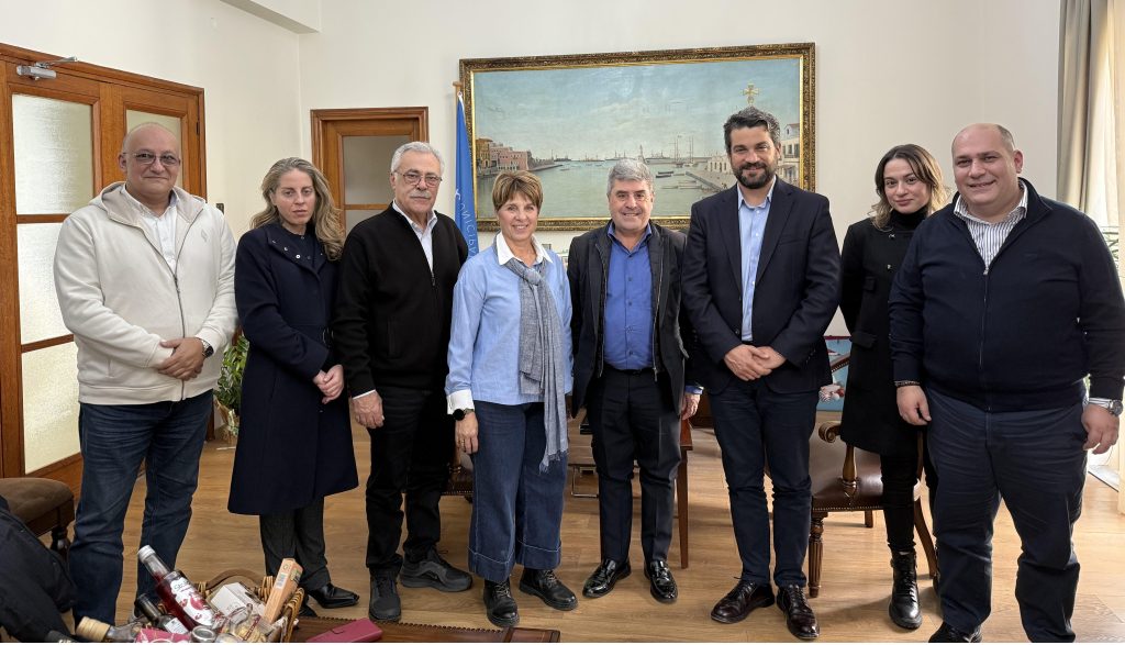 Χανιά: Συνεχίζεται η λειτουργία του πρώην εκθεσιακού της Αγιάς, ως χώρος πρώτης υποδοχής και προσωρινής φιλοξενίας των διασωθέντων μεταναστών