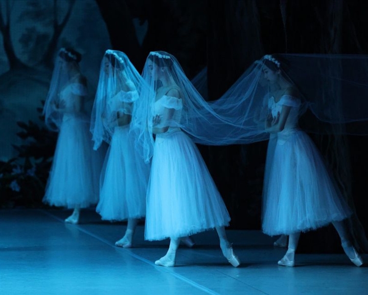 To μπαλέτο «Ζιζέλ» στο Μέγαρο Μουσικής Θεσσαλονίκης από την Κρατική Όπερα της Βουδαπέστης