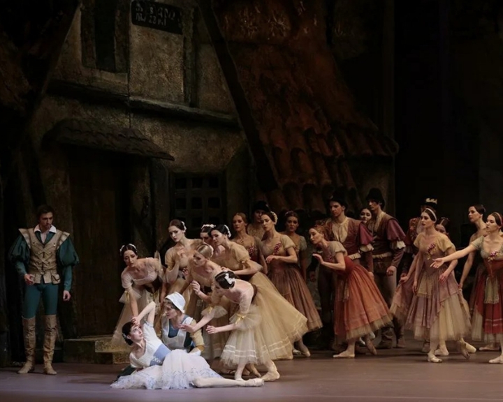 To μπαλέτο «Ζιζέλ» στο Μέγαρο Μουσικής Θεσσαλονίκης από την Κρατική Όπερα της Βουδαπέστης