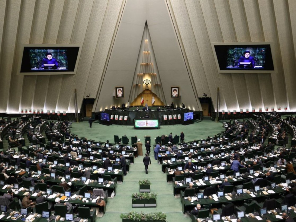 Τεχεράνη: Προειδοποιεί εκ νέου τις ΗΠΑ ότι θα απαντήσει σε τυχόν επίθεση – Απειλεί και το Ισραήλ με χτυπήματα