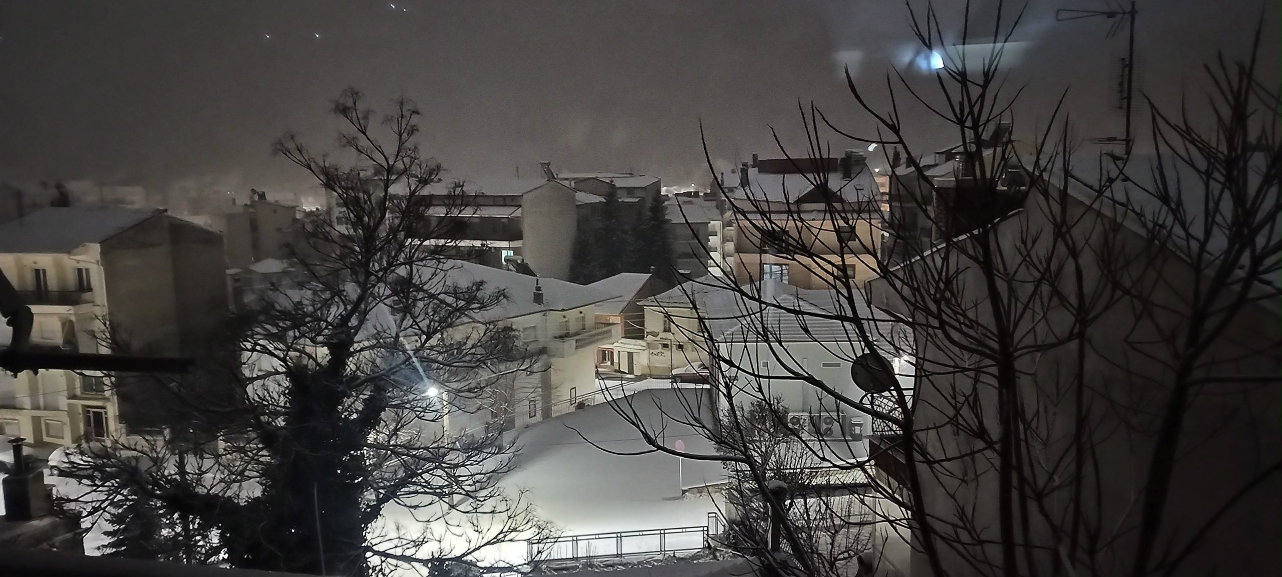 Φλώρινα : Τους 10 πόντους ξεπέρασε το χιόνι – Με χειμερινά ελαστικά η κίνηση των οχημάτων