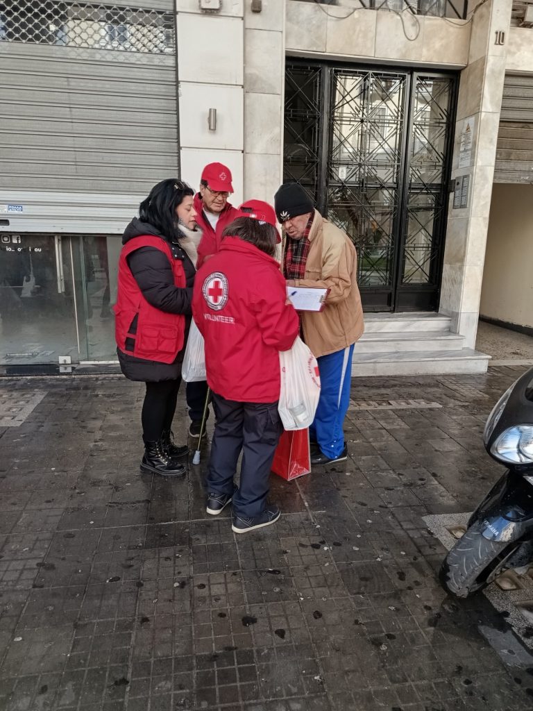 Στο πλευρό των αστέγων της Θεσσαλονίκης ο Ελληνικός Ερυθρός Σταυρός