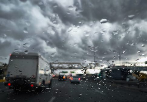 Αποκαταστάθηκαν οι επικοινωνίες στο FIR Αθηνών, κανονικά οι πτήσεις – Πού οφείλεται η μαζική παρεμβολή στις συχνότητες