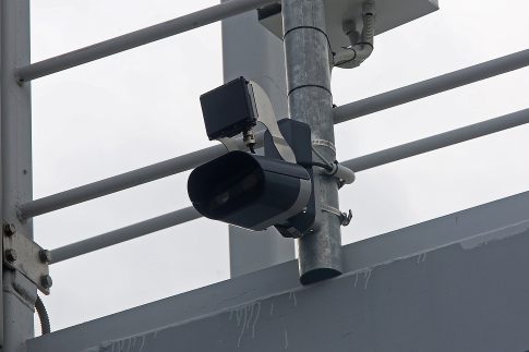 Τιμή στον Μίκη Θεοδωράκη από την Τ.Ο. Μαγνησίας του ΚΚΕ στο κατάμεστο Δημοτικό Θέατρο Νέας Ιωνίας