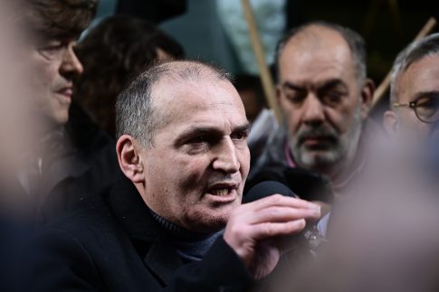 «Αιχμάλωτος πολέμου», «ηγέτης της Βενεζουέλας» και «αθώος» δήλωσε στο δικαστήριο ο Ν. Μαδούρο – Στις 17 Μαρτίου η ακρόασή του