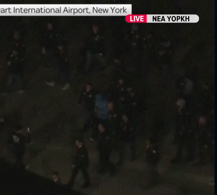 Στη Νέα Υόρκη ο Μαδούρο: Μεταφέρθηκε στο Μητροπολιτικό Κέντρο Κράτησης – Οι πρώτες εικόνες υπό κράτηση στο αμερικανικό έδαφος