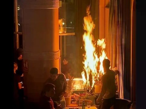 Με το δάχτυλο στη σκανδάλη οι ΗΠΑ: Ενδείξεις επικείμενης επίθεσης στο Ιράν μέσα στις επόμενες ώρες