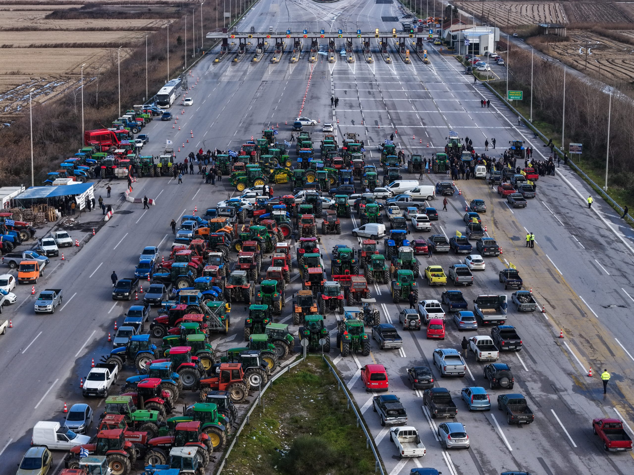 Θεσσαλονίκη: Στην Τροχαία δύο αγρότες για παρακώλυση συγκοινωνιών