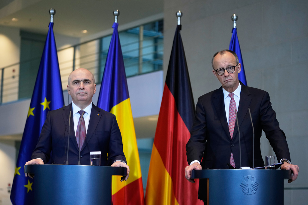 «Τελική απόφαση» για την τελωνειακή συμφωνία Ευρωπαϊκής Ένωσης – ΗΠΑ ζητά ο Φρ. Μερτς