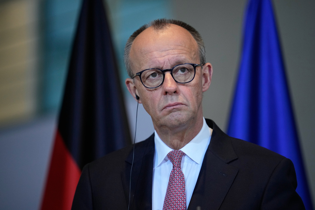 «Τελική απόφαση» για την τελωνειακή συμφωνία Ευρωπαϊκής Ένωσης – ΗΠΑ ζητά ο Φρ. Μερτς