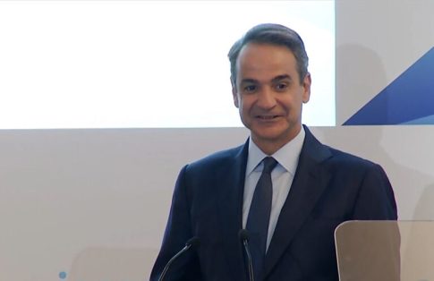 Καιρός: Κατά τόπους ισχυρά φαινόμενα ως το απόγευμα και εξασθένηση των ανέμων – Διπλή επιδείνωση Πέμπτη και Σάββατο