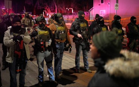 Στάση αναμονής από Τραμπ έναντι του Ιράν: Αναφέρει ότι σταμάτησαν οι εκτελέσεις, αλλά δεν αποκλείει στρατιωτική επέμβαση