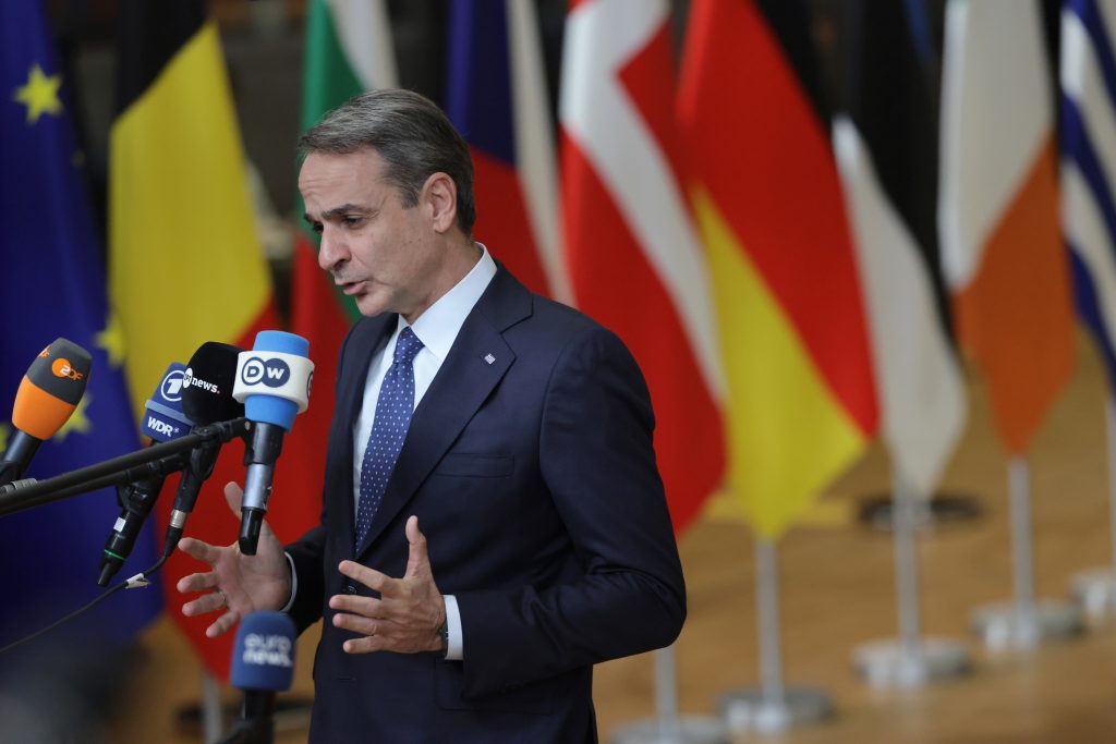 Η ΕΕ αντιμετωπίζει τη «νέα πραγματικότητα» της διατλαντικής σχέσης στο άτυπο δείπνο των 27 στις Βρυξέλλες