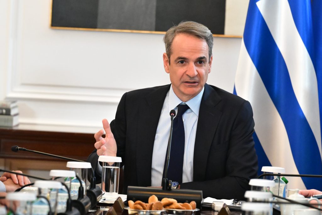 Κ. Μητσοτάκης στο υπουργικό: Η σκέψη μας στις οικογένειες των θυμάτων στα Τρίκαλα