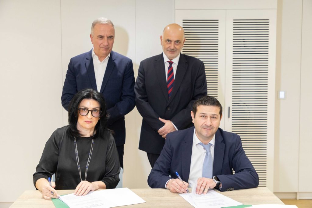 Μνημόνιο συνεργασίας της ΕΥΑΘ με το ΙΝΕΒ του ΕΚΕΤΑ για κοινές ερευνητικές δράσεις – Ανάλυση αστικών λυμάτων και χερσαίων υδάτινων συστημάτων