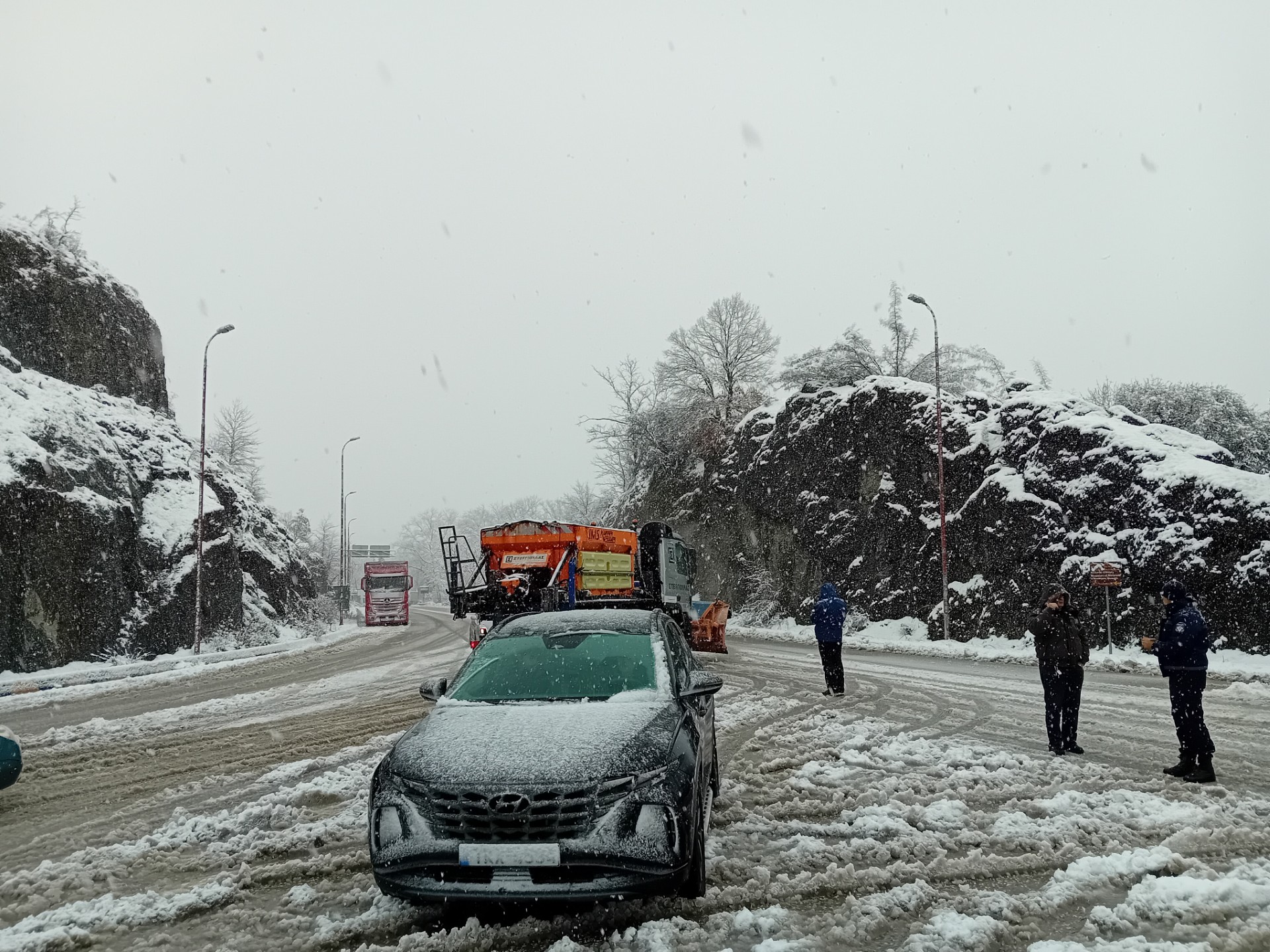 Απαγόρευση κυκλοφορίας για βαρέα οχήματα στην Ε.Ο. Τρικάλων – Ιωαννίνων – Χωρίς ρεύμα χωριά σε Ασπροπόταμο και Αν. Αργιθέα