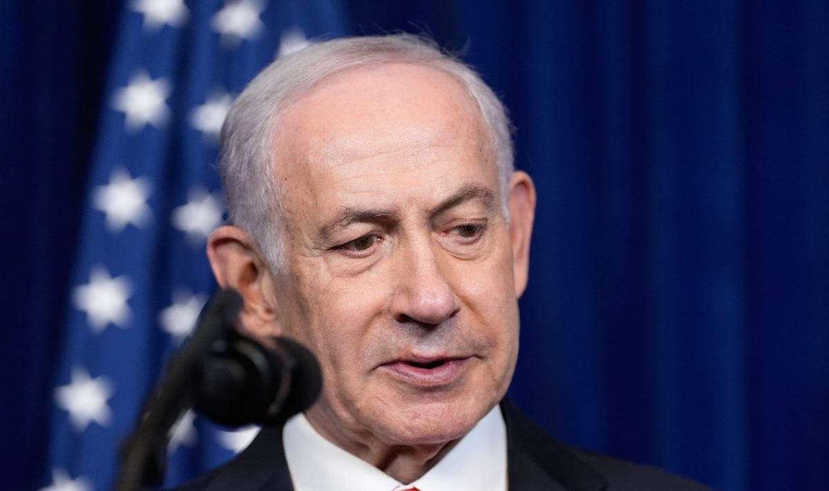 Ισραήλ: Ένταλμα σύλληψης σε βάρος πρώην συμβούλου του Νετανιάχου – Οι κατηγορίες που αντιμετωπίζει