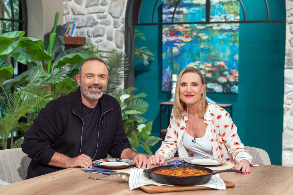 ΕΡΤ1: «ΠΟΠ Μαγειρική» με τον Ανδρέα Λαγό – Καλεσμένοι οι Δημήτρης Σκαρμούτσος, Εύα Κοτανίδη, Στέλλα Στυλιανού, Θάνος Τοκάκης, Αλέξανδρος Χρυσανθόπουλος