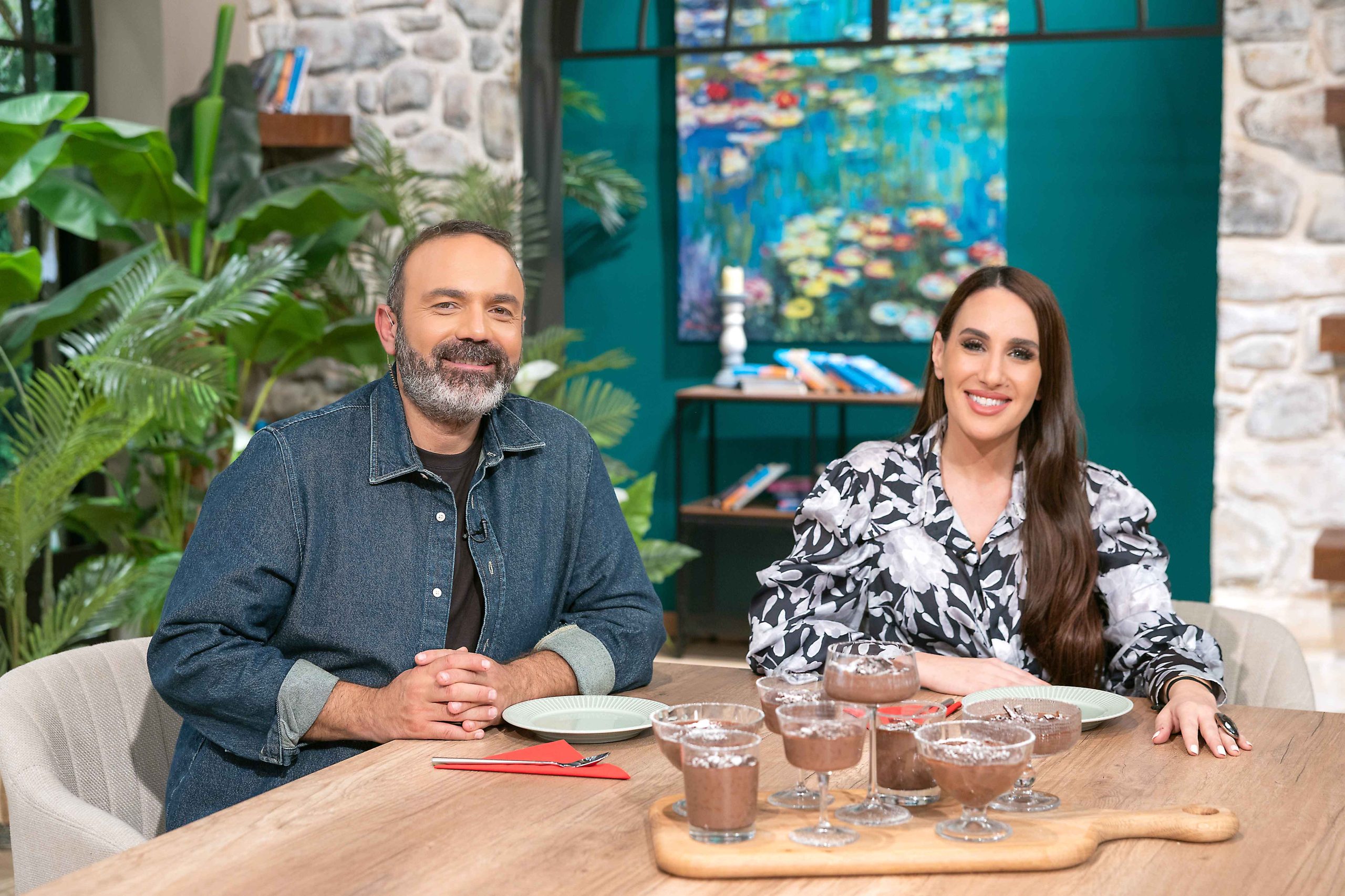 o-andreas-lagos-me-tin-malou-kyriakopoulou ΕΡΤ1: «ΠΟΠ Μαγειρική» με τον Ανδρέα Λαγό – Καλεσμένοι οι Βάσω Γουλιελμάκη, Χρήστος Νέζος, Αλεξάνδρα Δουβαρά, Μαλού Κυριακοπούλου, Βασίλης Χαλακατεβάκης