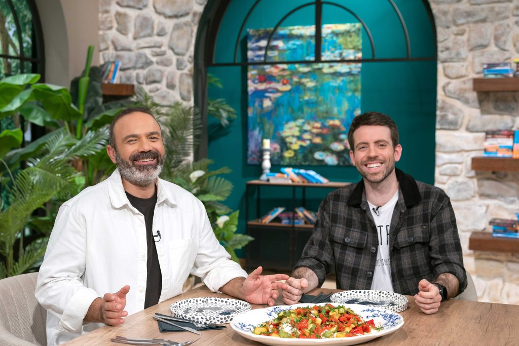 ΕΡΤ1: «ΠΟΠ Μαγειρική» με τον Ανδρέα Λαγό – Καλεσμένοι οι Δημήτρης Σκαρμούτσος, Εύα Κοτανίδη, Στέλλα Στυλιανού, Θάνος Τοκάκης, Αλέξανδρος Χρυσανθόπουλος